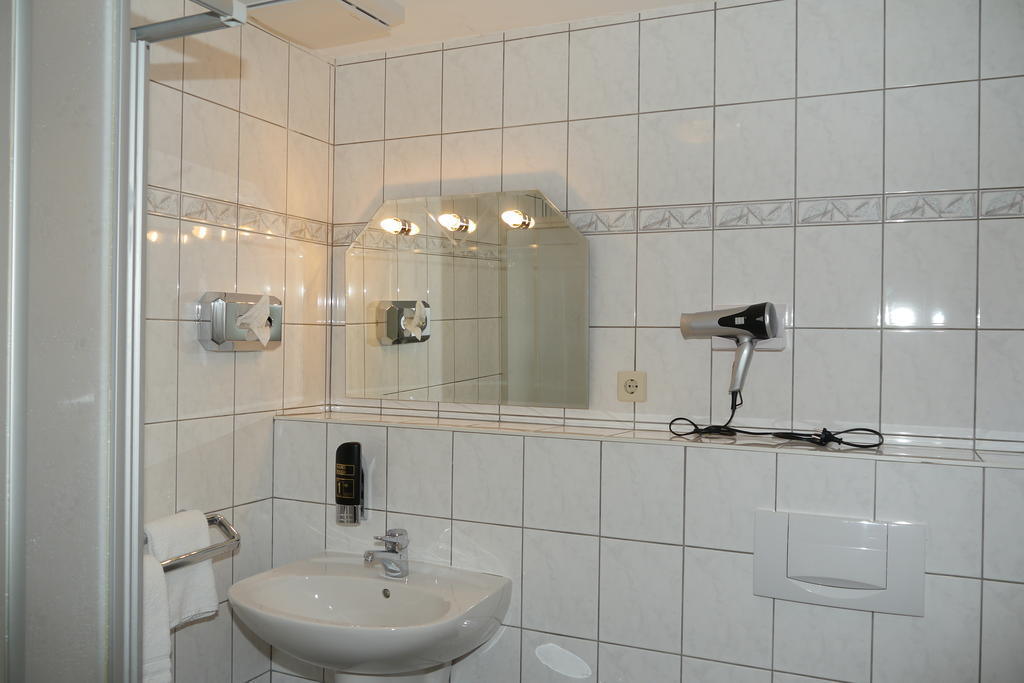 Erbenholz Hotel Laatzen Quarto foto